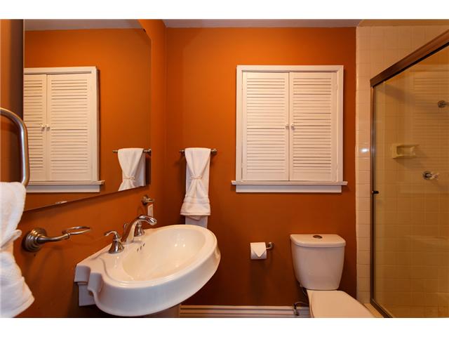 14946 Fruitvale Road Valley Center, CA 92082 - Photo 8 of 22 main home bath 2