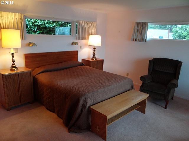 2050 Ivy Avenue Reedsport, OR 97467 - Photo 12 of 16 Gallery Image 12