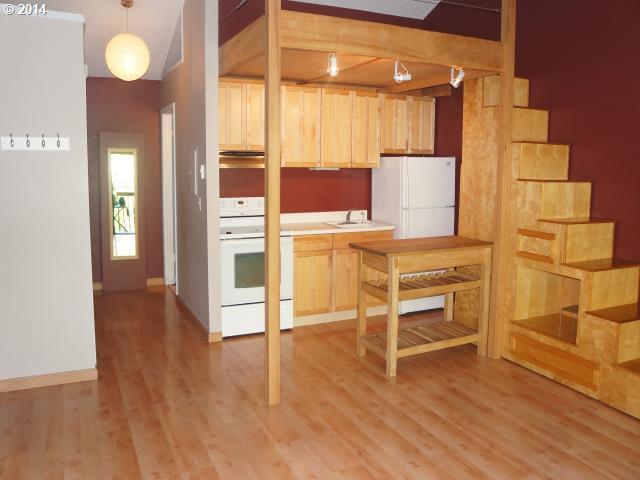 7548 Southwest Barnes Road, Unit B Portland, OR 97225 - Photo 5 of 14 Gallery Image 5