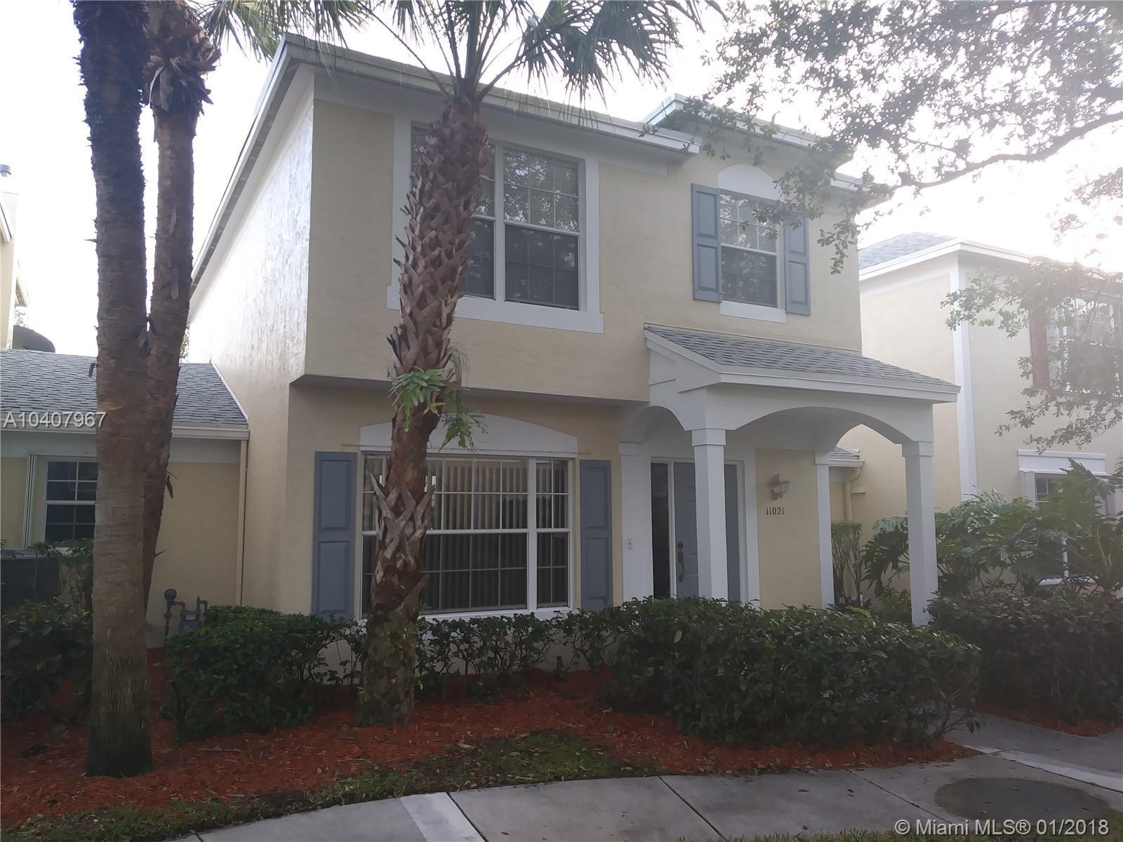 11021 Palm Ridge Lane, Unit 11021 Tamarac, FL 33321 - Photo 2 of 19