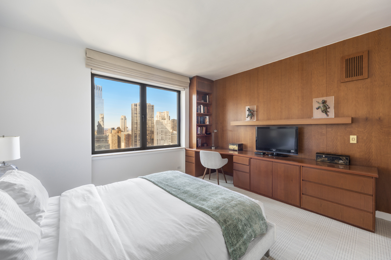160 Central Park South, Unit 3903 Manhattan, NY 10019 - Photo 8 of 10