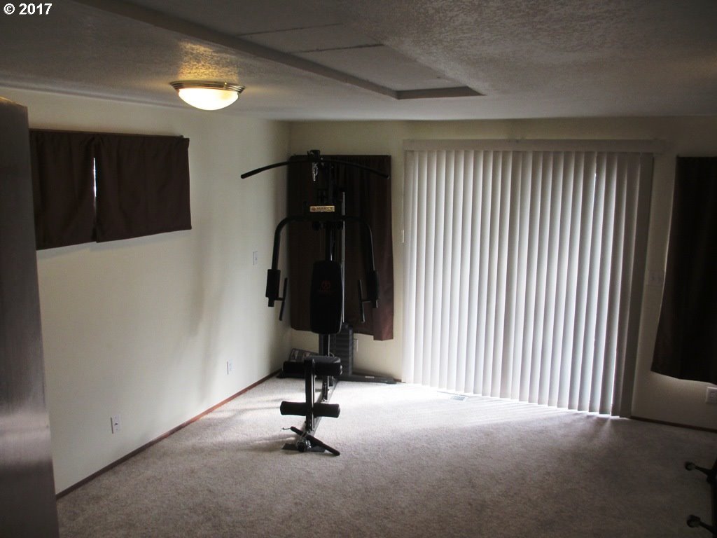 1290 Stanfield Road Woodburn, OR 97071 - Photo 22 of 25 Gallery Image 22