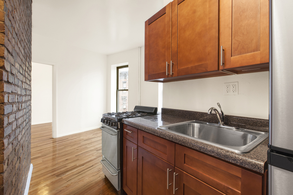 117 Perry Street, Unit 19 Manhattan, NY 10014 - Photo 2 of 8