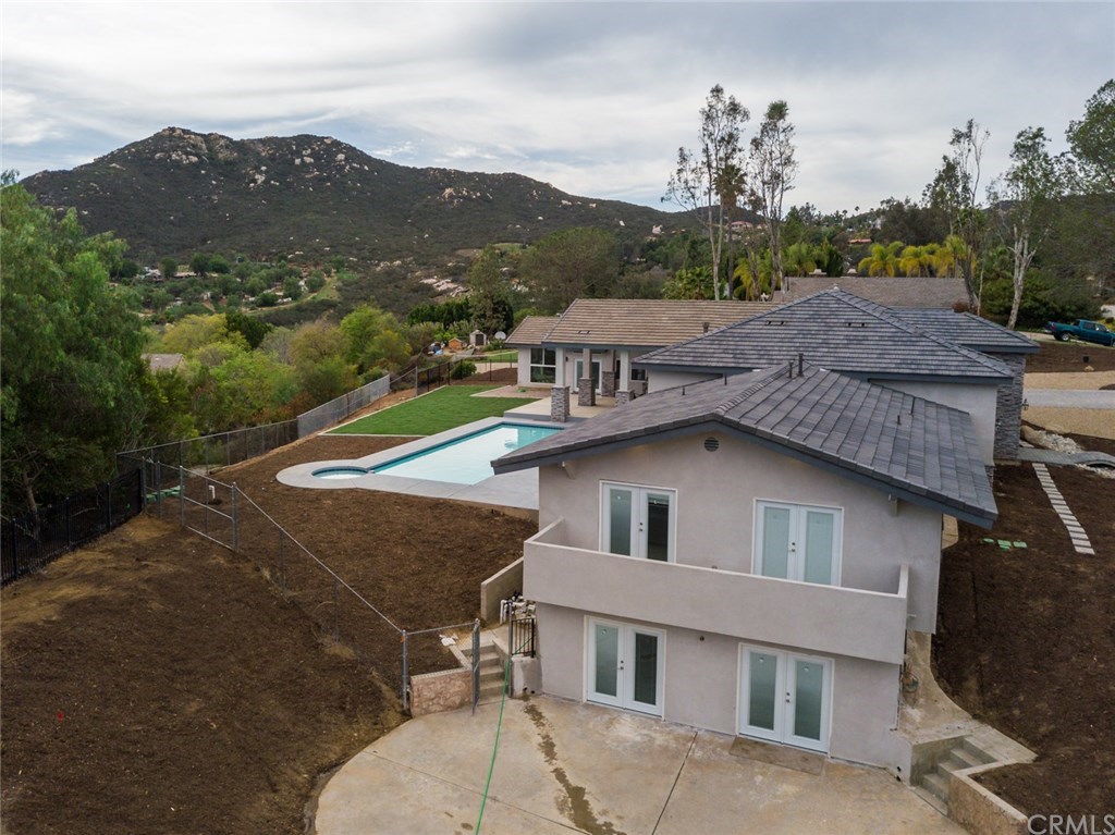 13757 Del Poniente Road Poway, CA 92064 - Photo 52 of 75