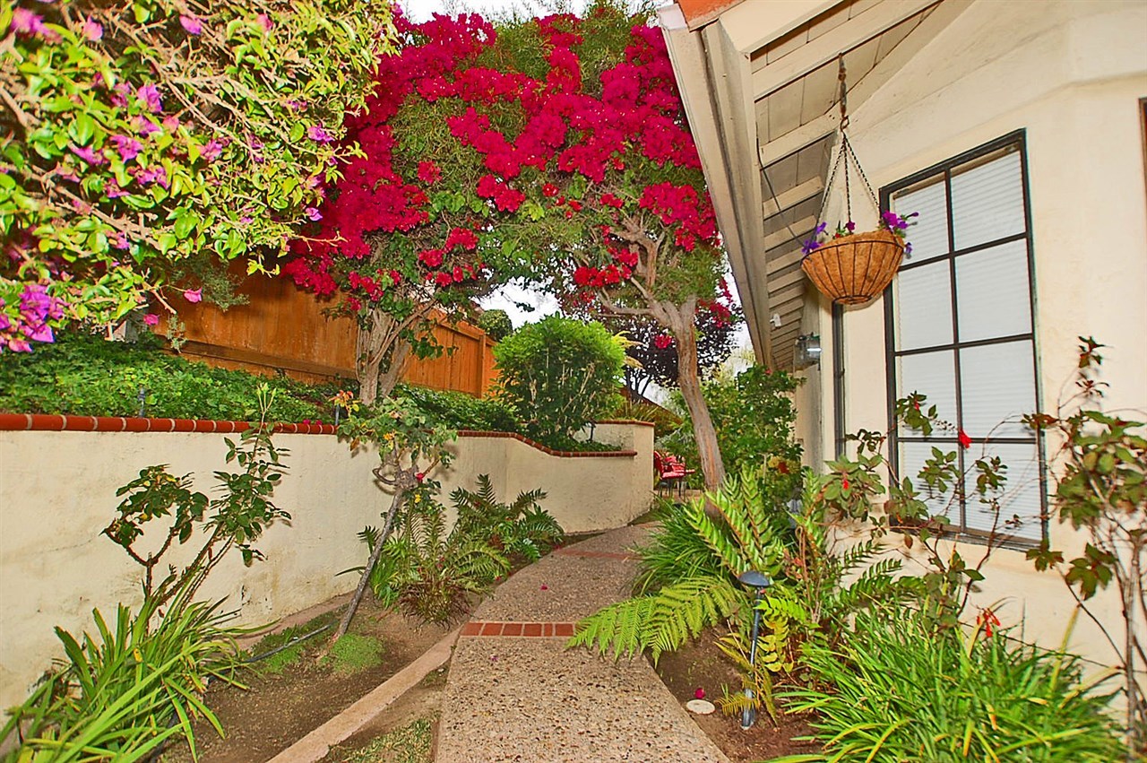 1826 Willowspring Drive North Encinitas, CA 92024 - Photo 2 of 25