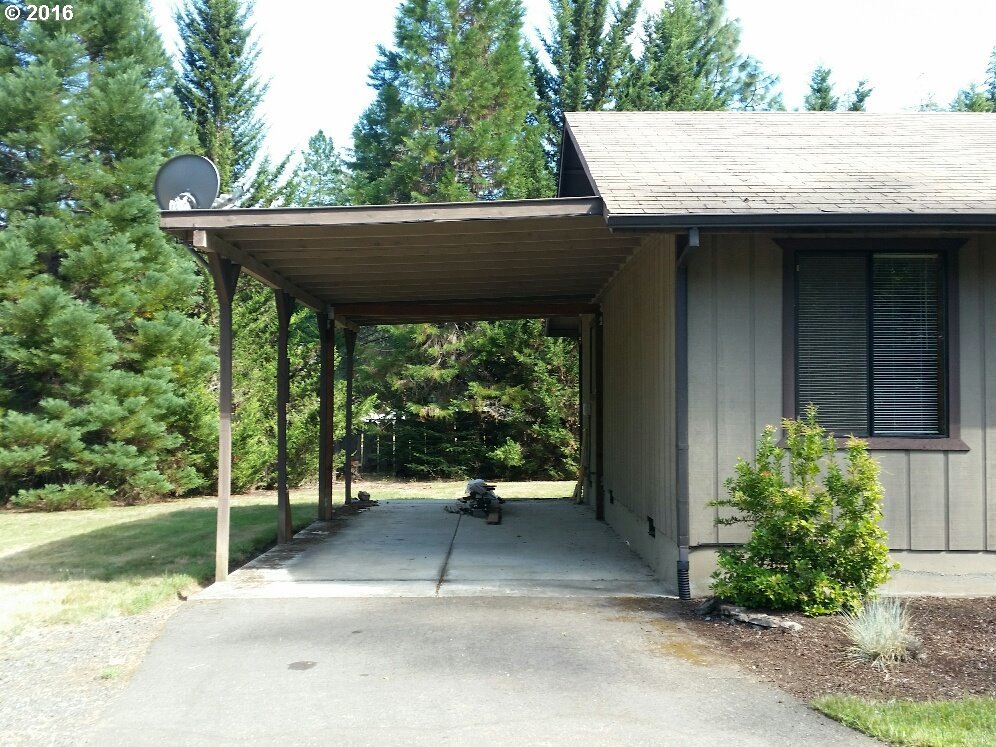 582 Lockwood Road Roseburg, OR 97471 - Photo 1 of 25 Gallery Image 1