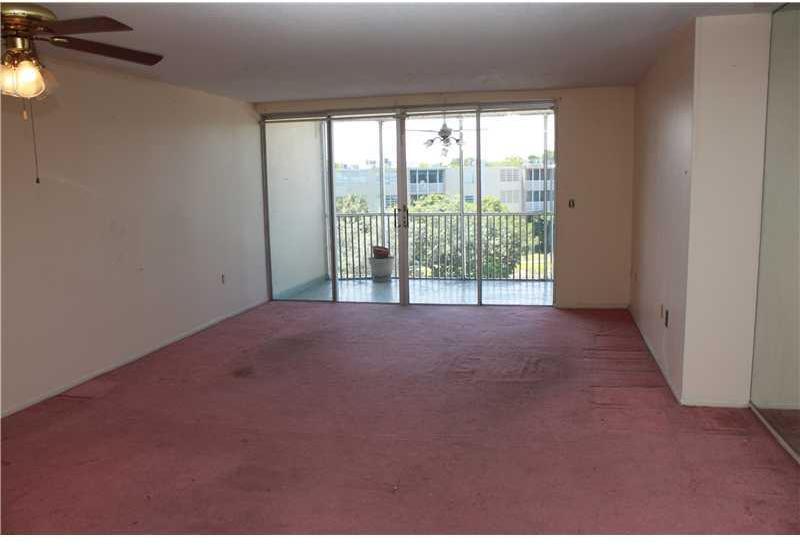 Ojus Miami, FL 33179 - Photo 3 of 10