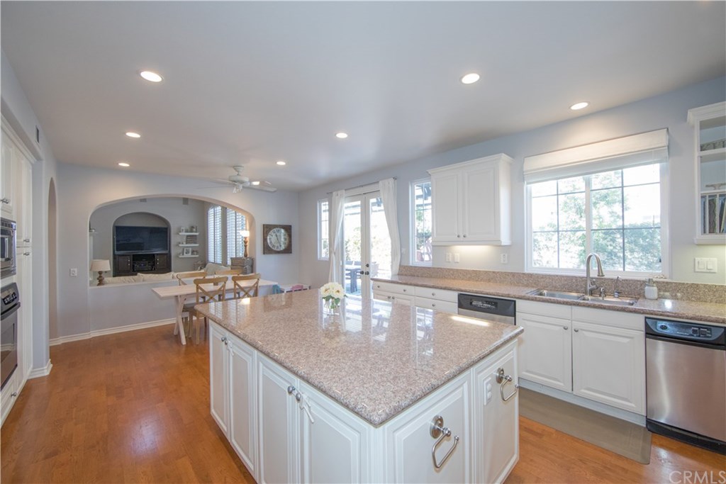 25 Winfield Drive Ladera Ranch, CA 92694 - Photo 8 of 35