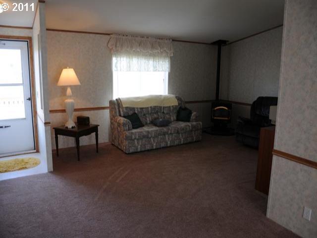 324 South Wayne R Road Wamic, OR 97063 - Photo 3 of 12 Gallery Image 3