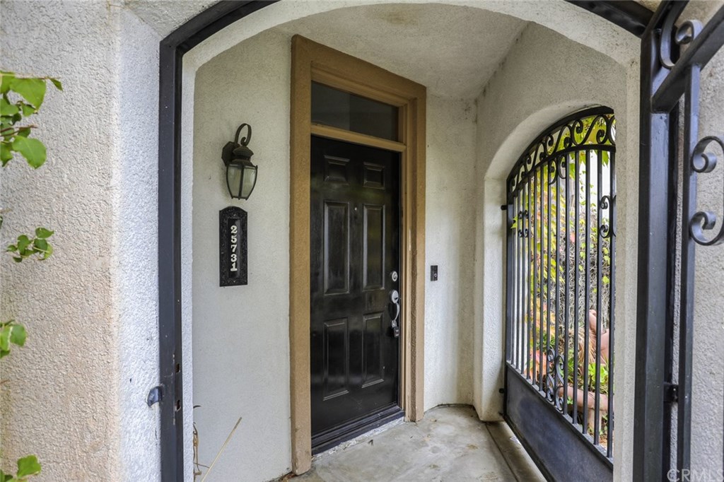 25731 Hammet Circle Stevenson Ranch, CA 91381 - Photo 4 of 36