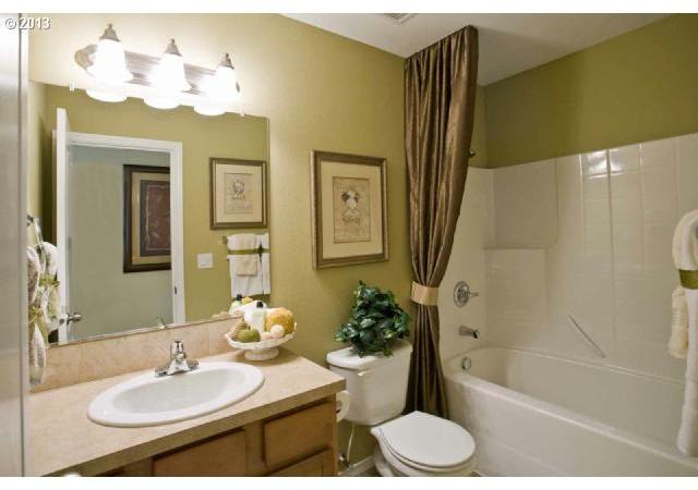 3221 Reed Avenue Woodburn, OR 97071 - Photo 10 of 16 Gallery Image 10