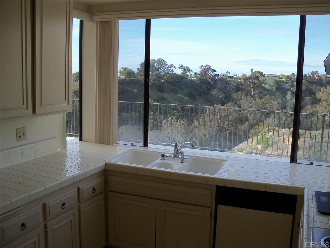 8246 Caminito Maritimo La Jolla, CA 92037 - Photo 17 of 24