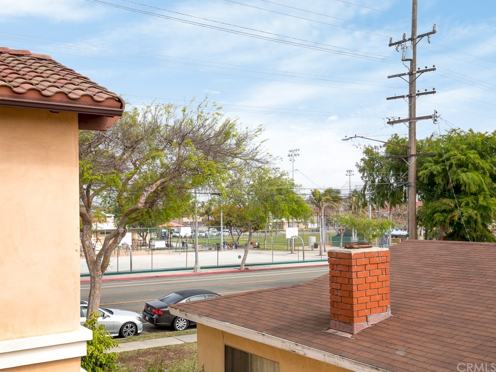 2302 Grant Avenue, Unit 2 Redondo Beach, CA 90278 - Photo 19 of 29 Views of park