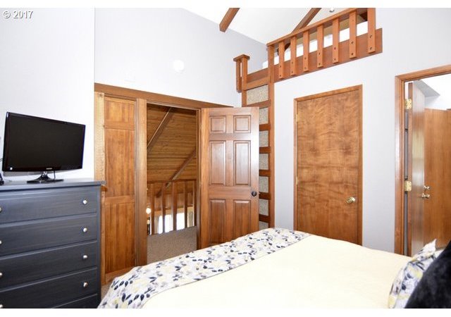 11 Pine Ridge Lane Sunriver, OR 97707 - Photo 17 of 25