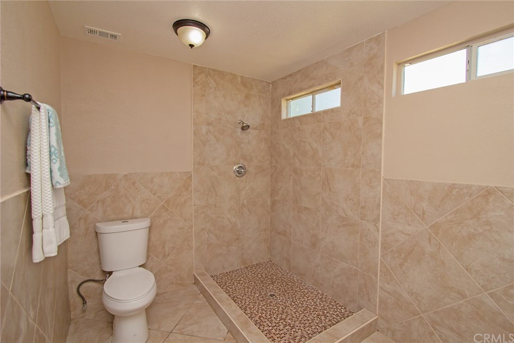 19340 Woodhill Street Rialto, CA 92376 - Photo 29 of 42