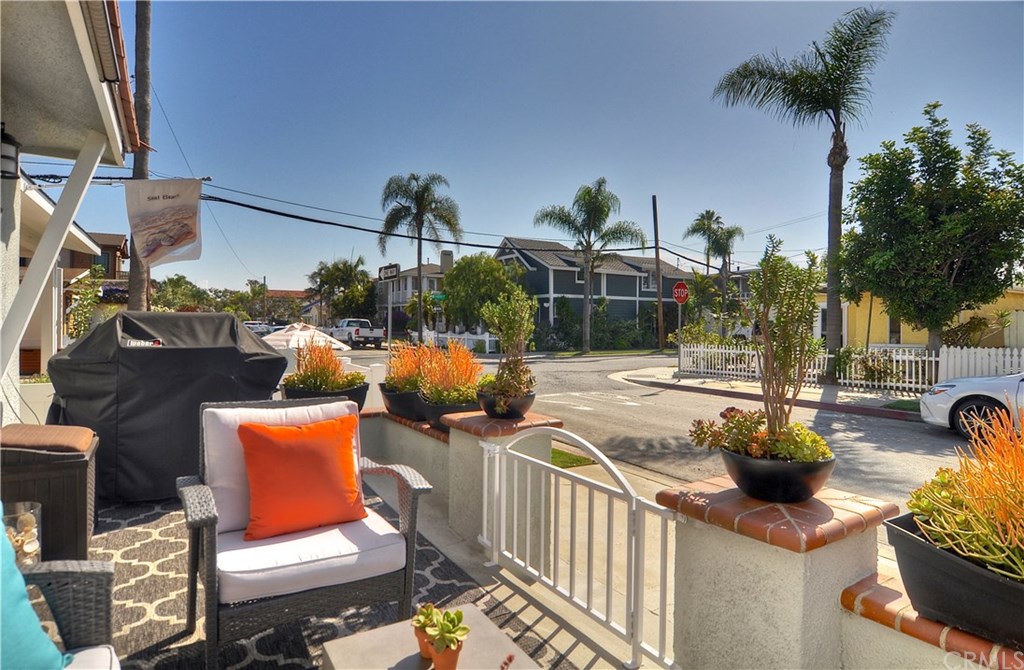 253 17th Street Seal Beach, CA 90740 - Photo 4 of 36 Quaint gated entrance with views of the beach community