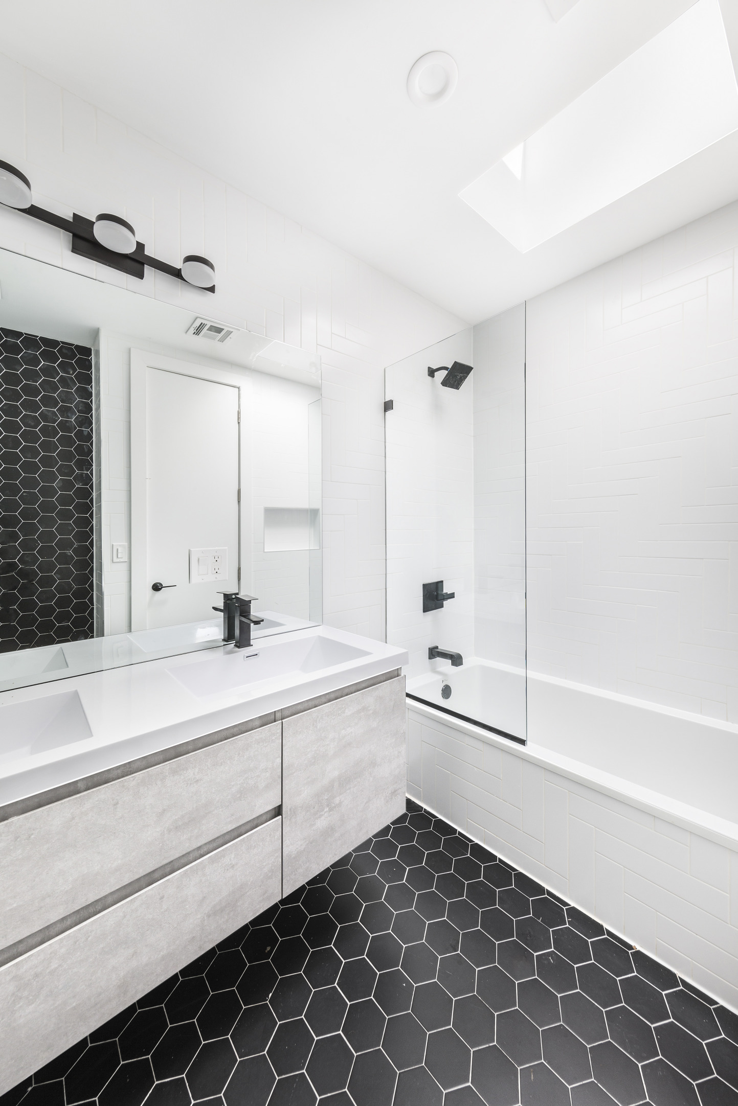 194 Cooper Street Brooklyn, NY 11207 - Photo 10 of 15