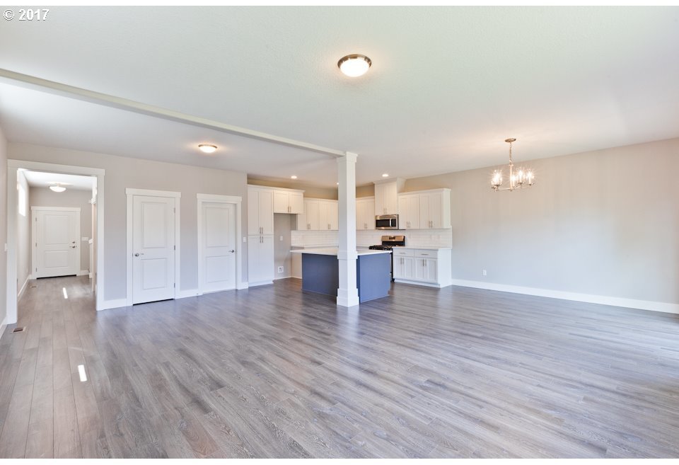 20176 Southwest Kinnaman Road Beaverton, OR 97078 - Photo 4 of 28 Gallery Image 4