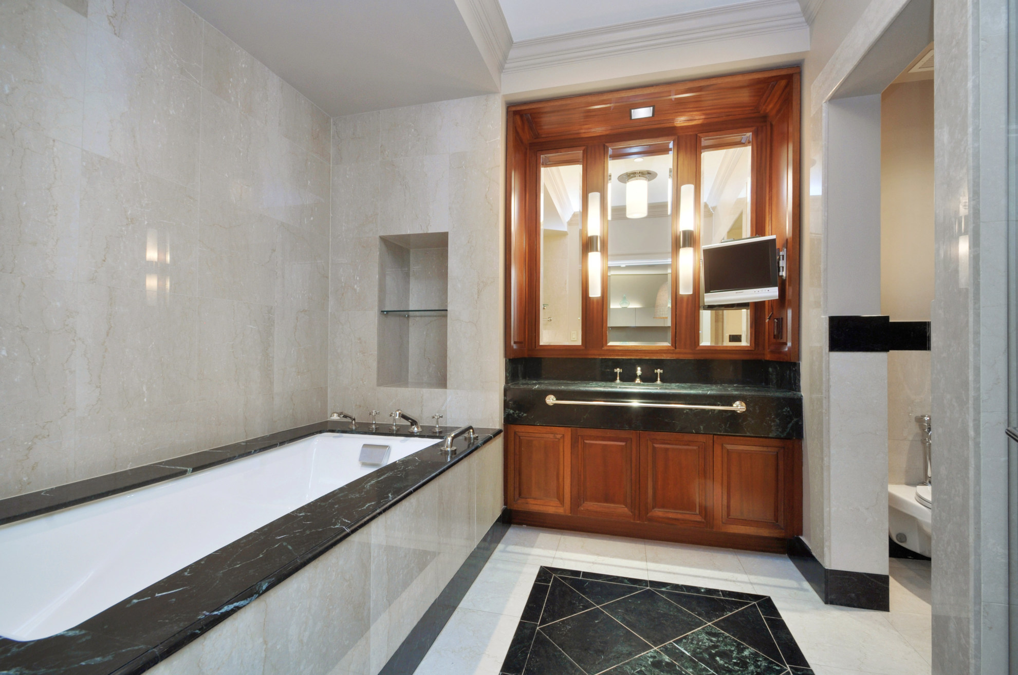 55 Wall Street, Unit 832 Manhattan, NY 10005 - Photo 5 of 10