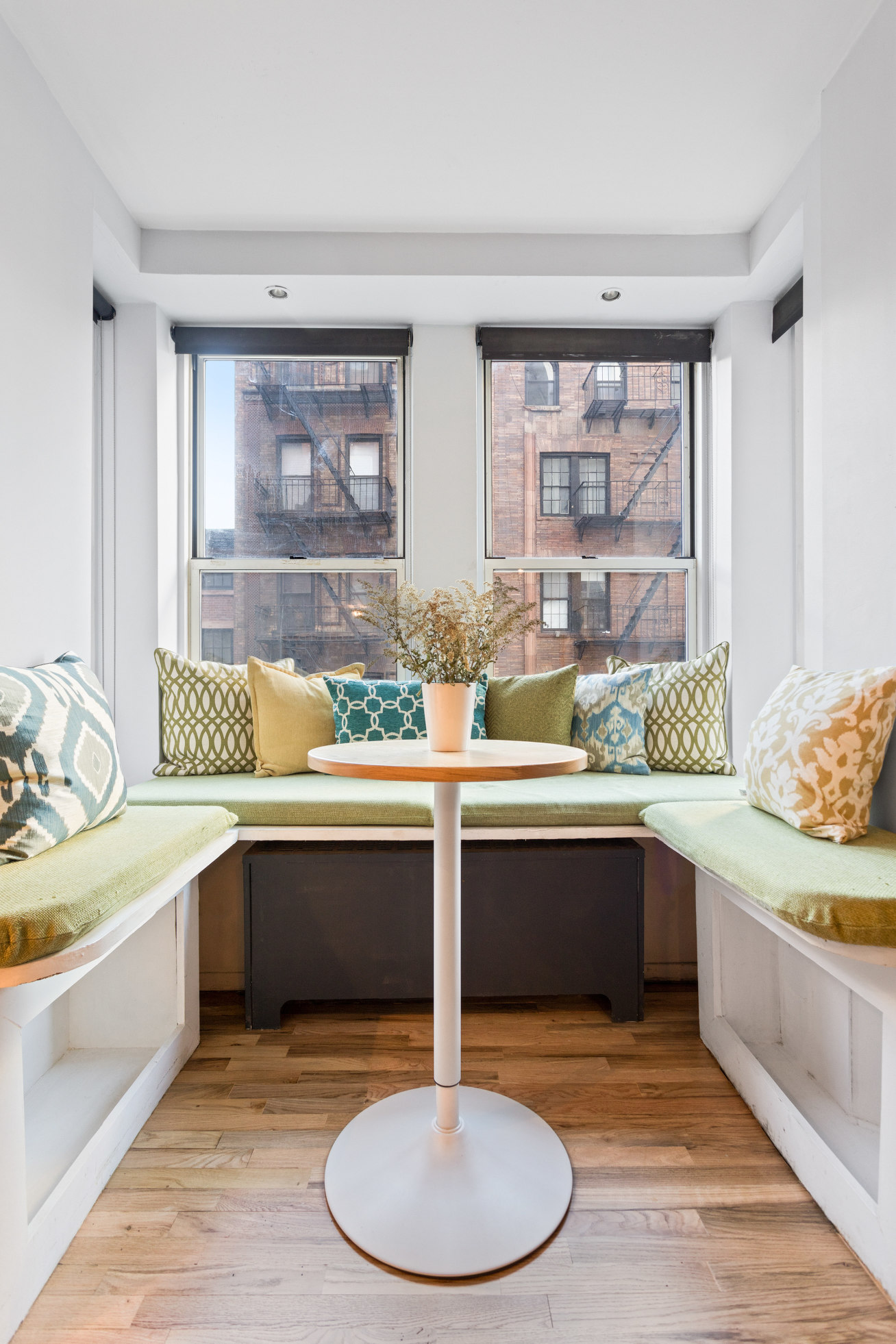 60 Pineapple Street, Unit 2E Brooklyn, NY 11201 - Photo 2 of 10