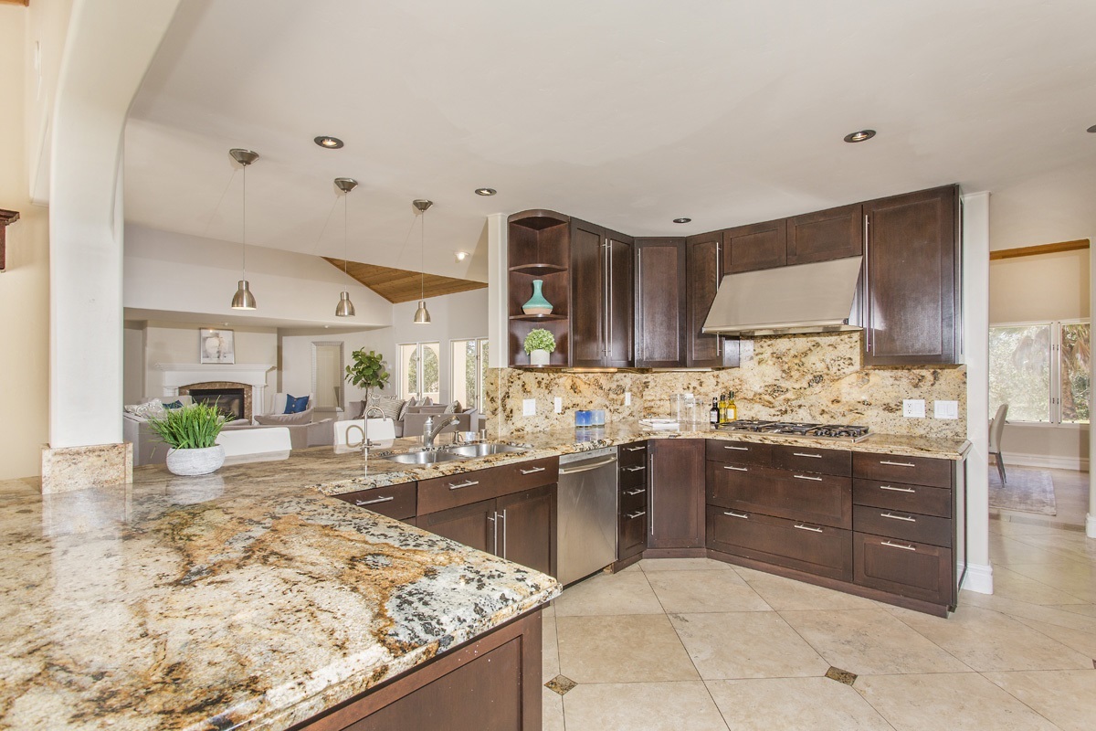 17680 Circa Oriente Rancho Santa Fe, CA 92067 - Photo 4 of 25