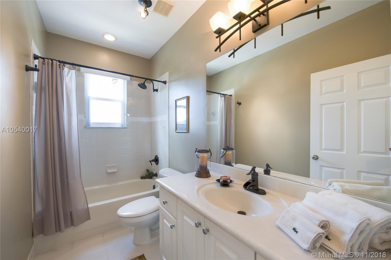 1417 Southeast 20th Road Homestead, FL 33035 - Photo 16 of 26