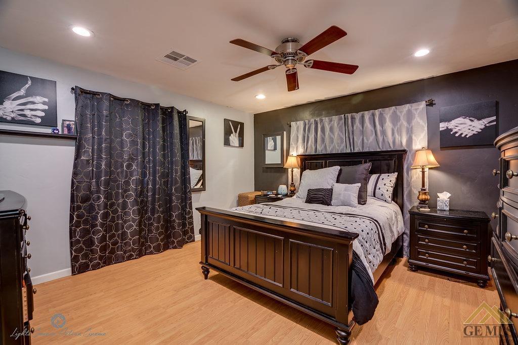 305 Real Road Bakersfield, CA 93309 - Photo 12 of 20 Gallery Image 12
