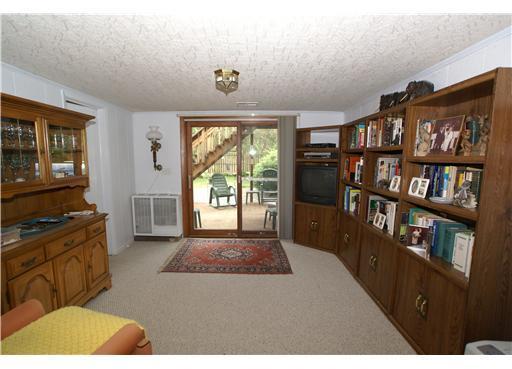2225 Rochester Road Franklin Park, PA 15237 - Photo 9 of 18 Gallery Image 9