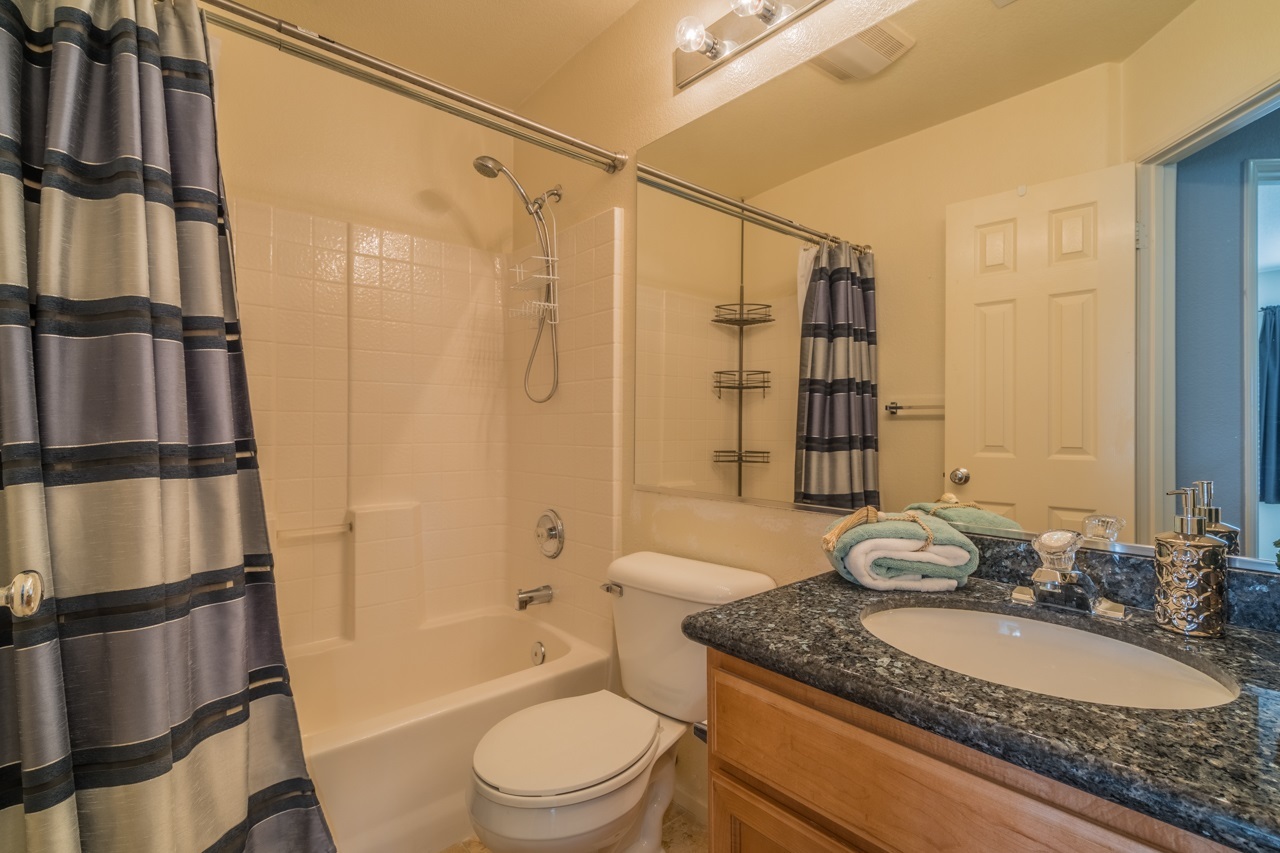 16941 Meadowlark Ridge Road, Unit 3 San Diego, CA 92127 - Photo 19 of 23