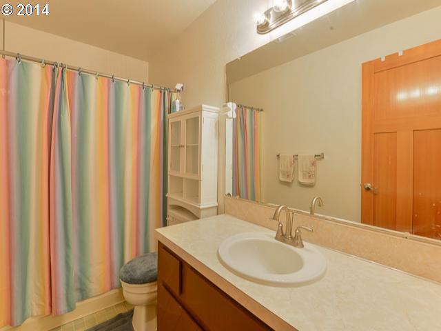 4117 Northeast 8th Street Gresham, OR 97030 - Photo 9 of 13