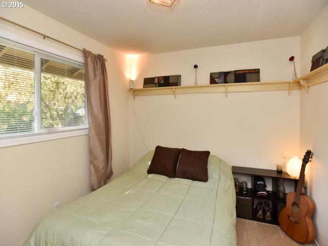 5005 Southwest Mitchell Street Portland, OR 97221 - Photo 10 of 16