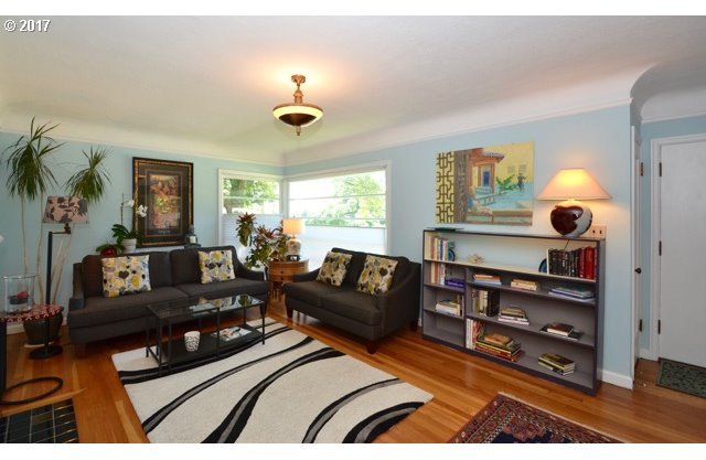 1685 Southwest Sunset Boulevard Portland, OR 97239 - Photo 4 of 32 Gallery Image 4