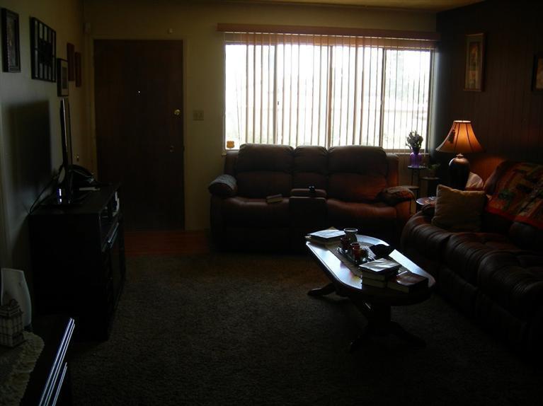 2848 Summit Circle Bakersfield, CA 93306 - Photo 6 of 15 Living Room