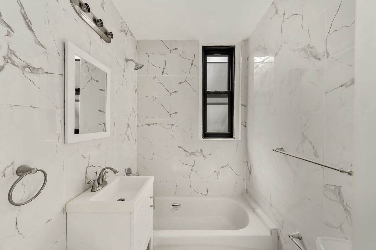 162 West 56th Street, Unit 1603 Manhattan, NY 10019 - Photo 6 of 7