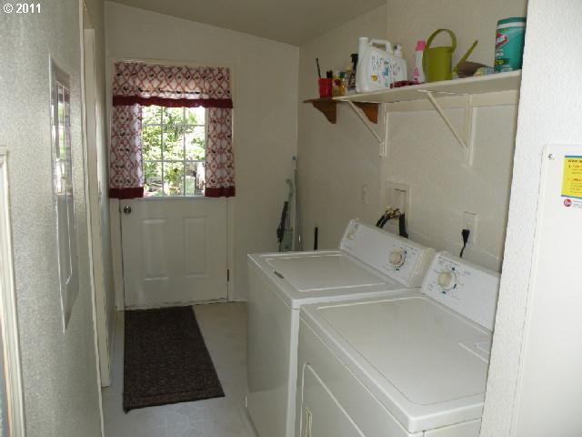 20650 Northeast Sandview Drive Fairview, OR 97024 - Photo 5 of 16