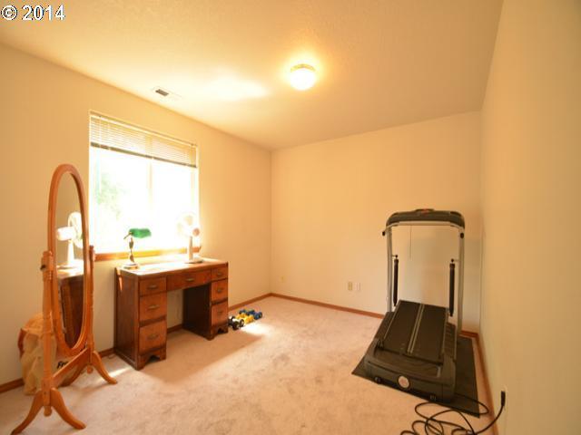 4530 Southeast Rural Street Portland, OR 97206 - Photo 9 of 16 Gallery Image 9