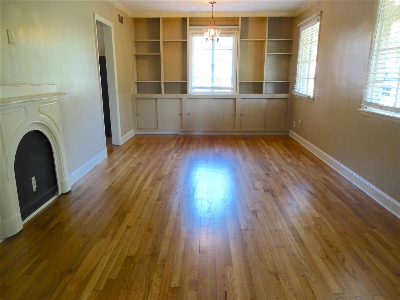1021 Colonial Road Memphis, TN 38117 - Photo 6 of 21