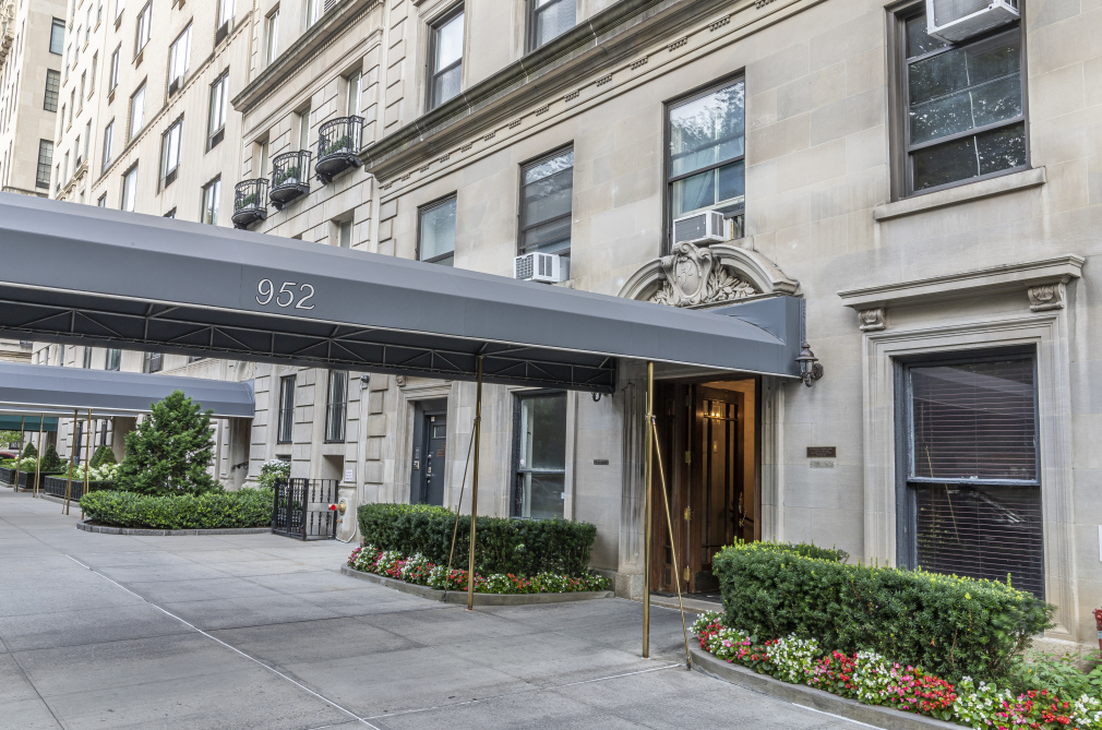 952 5th Ave, Manhattan, NY 10075 - Photo 2 of 2