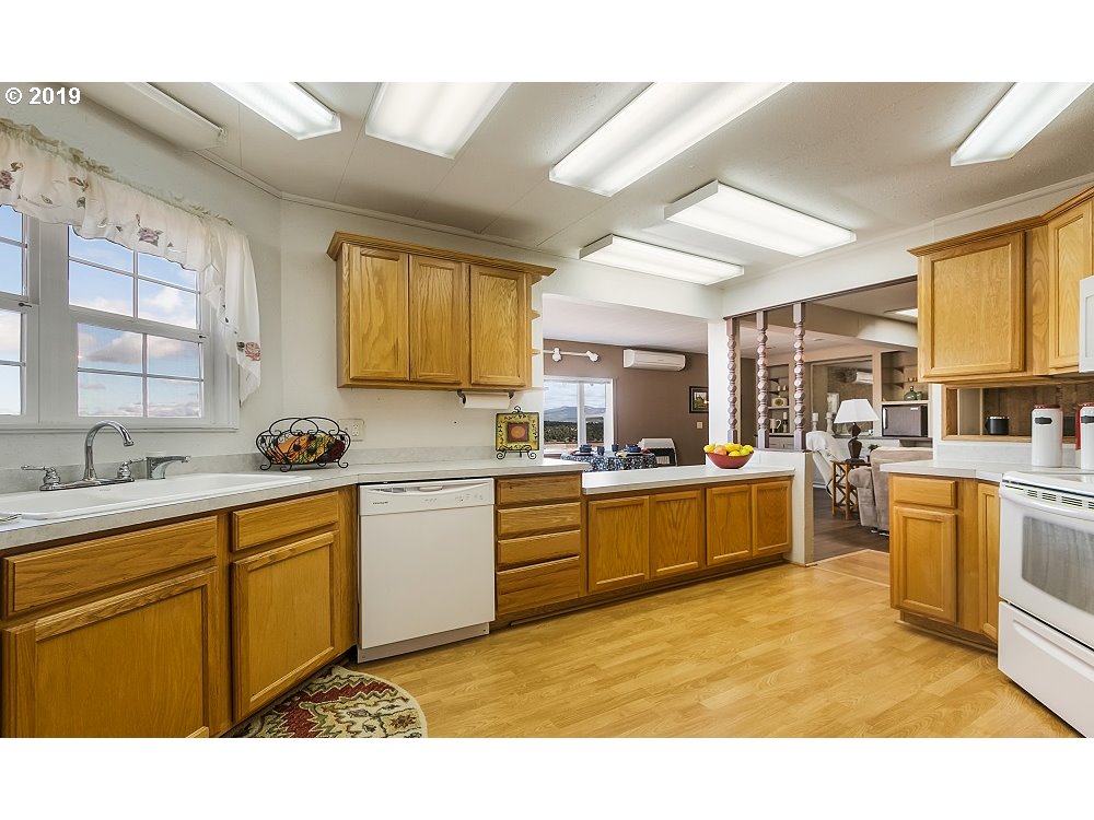 5120 Southwest Badger Road Terrebonne, OR 97760 - Photo 10 of 32 Gallery Image 10