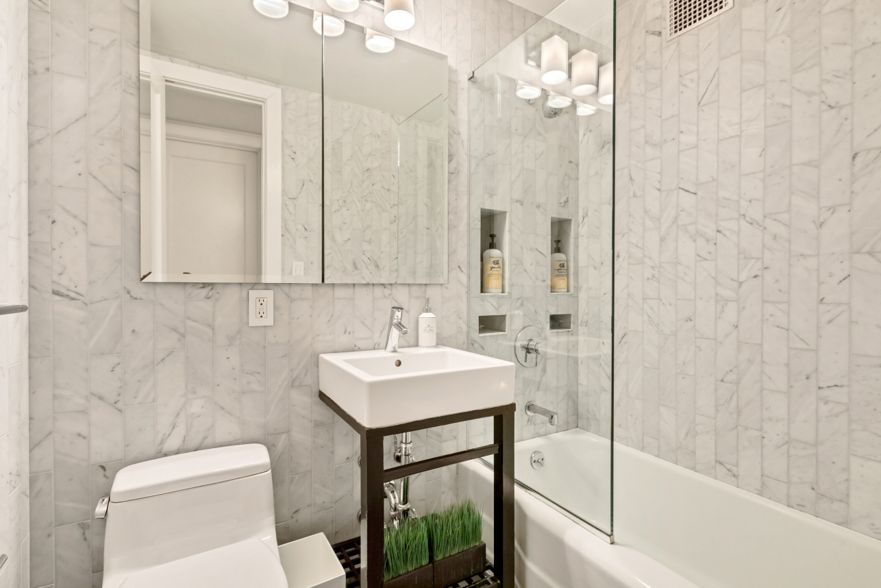 345 East 73rd Street, Unit 3J Manhattan, NY 10021 - Photo 8 of 9