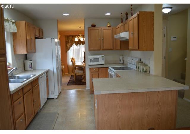 627 Northeast Mariners Loop Portland, OR 97211 - Photo 14 of 16 Gallery Image 14