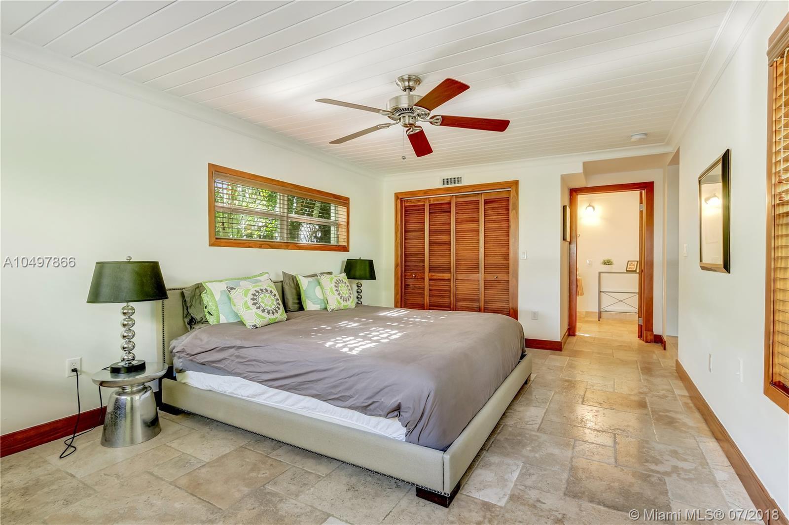 1525 Cleveland Road Miami Beach, FL 33141 - Photo 19 of 31