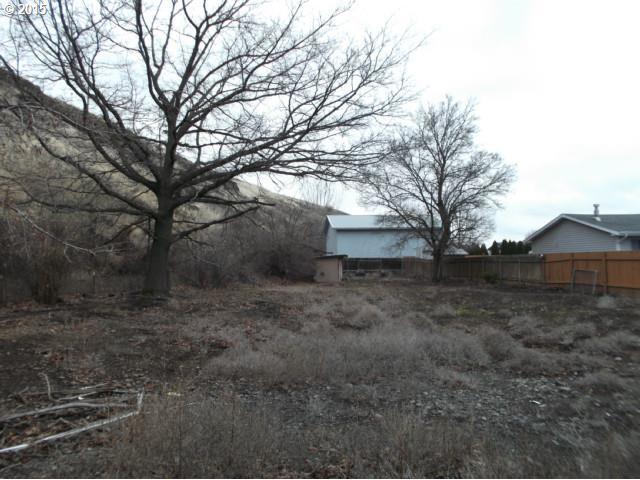 332 Northeast 44th Street Pendleton, OR 97801 - Photo 2 of 4