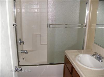 8015 Quest Street Bakersfield, CA 93307 - Photo 6 of 9