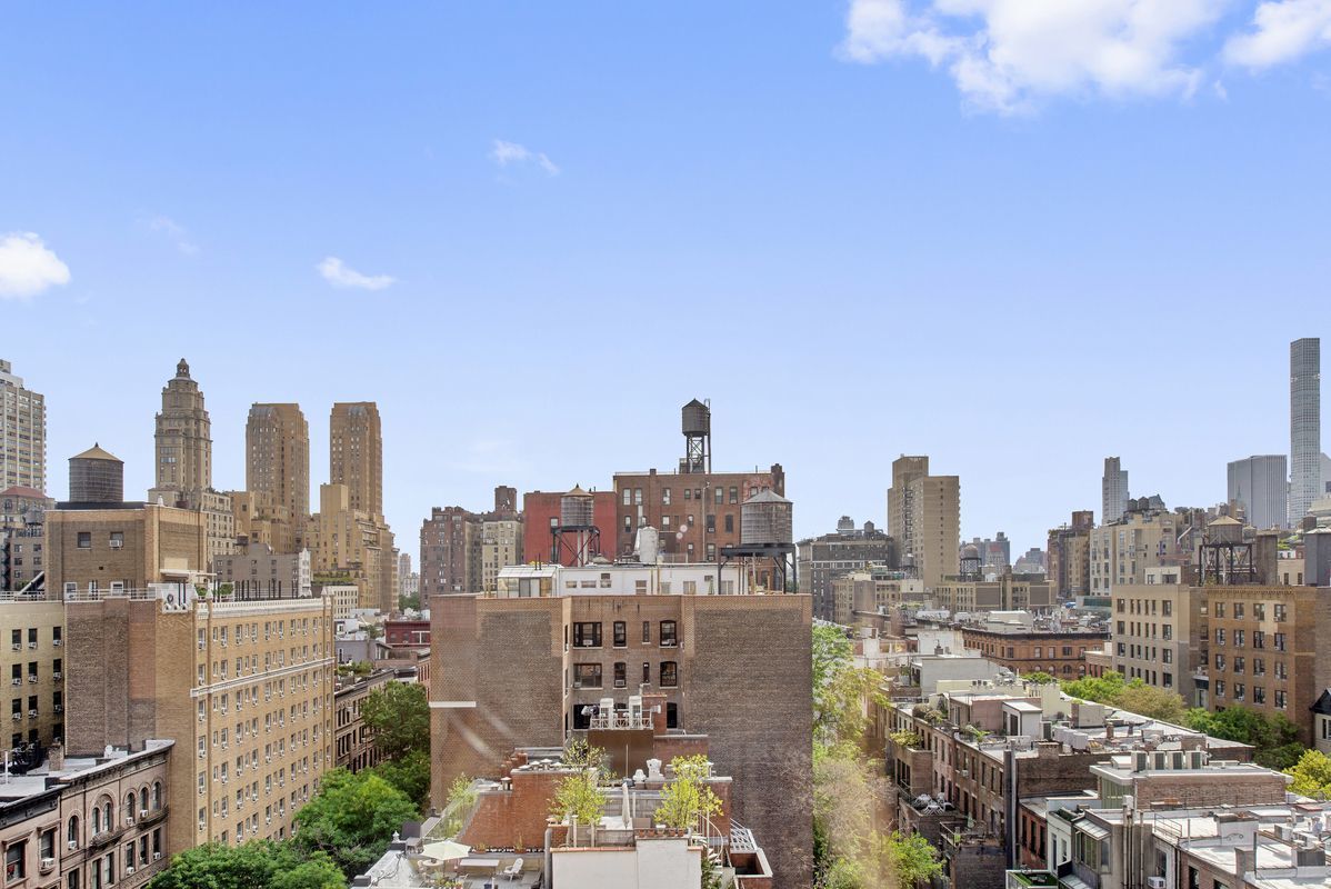 154 West 70th Street, Unit 9M Manhattan, NY 10023 - Photo 10 of 13