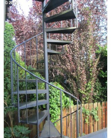4534 Southwest View Point Terrace Portland, OR 97239 - Photo 11 of 16 Gallery Image 11