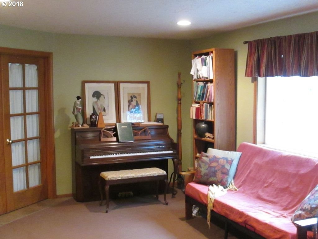 2175 Northwest Geer Road Hermiston, OR 97838 - Photo 3 of 31 Gallery Image 3