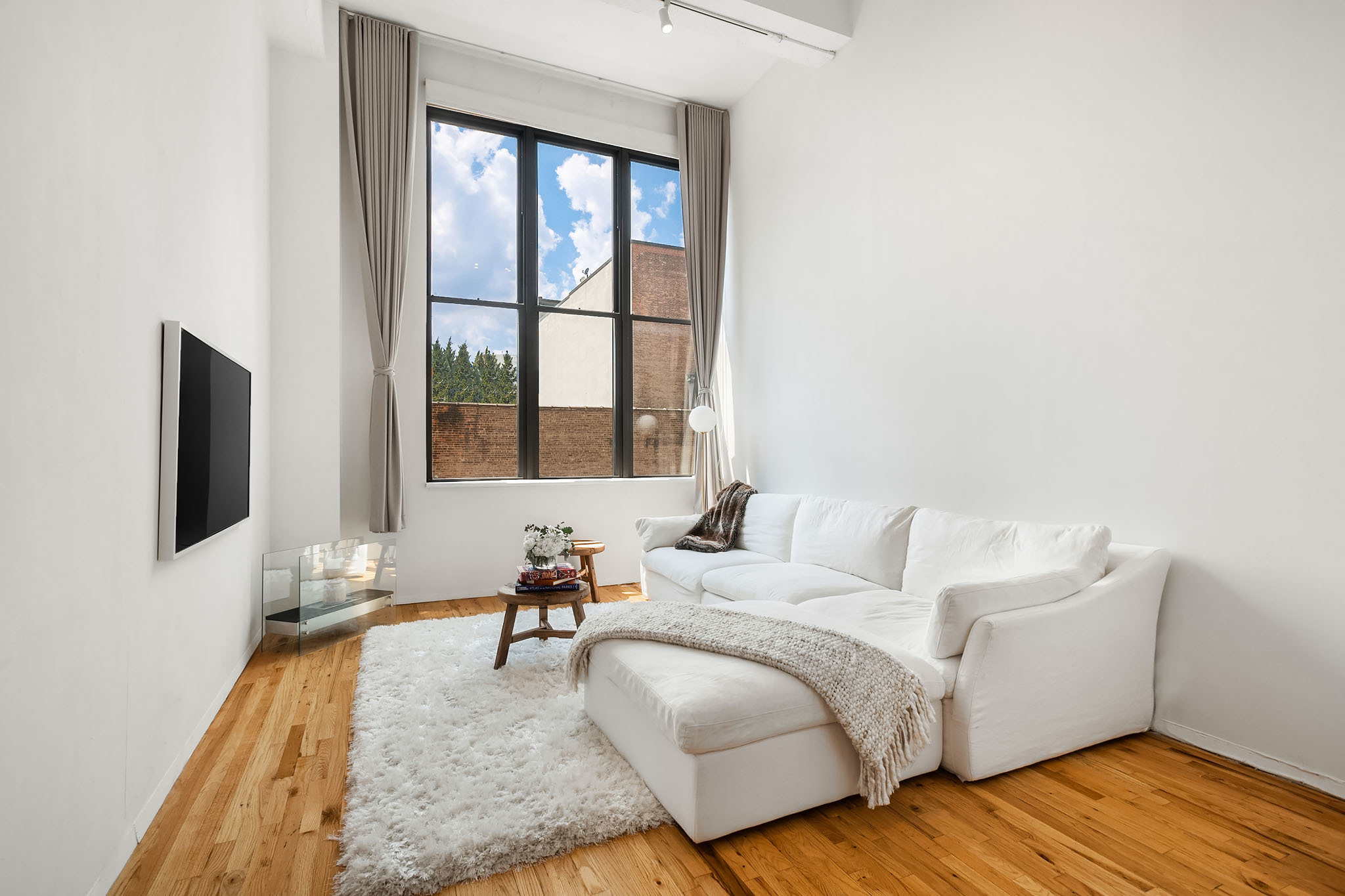 421 Hudson Street, Unit 515 Manhattan, NY 10014 - Photo 2 of 13