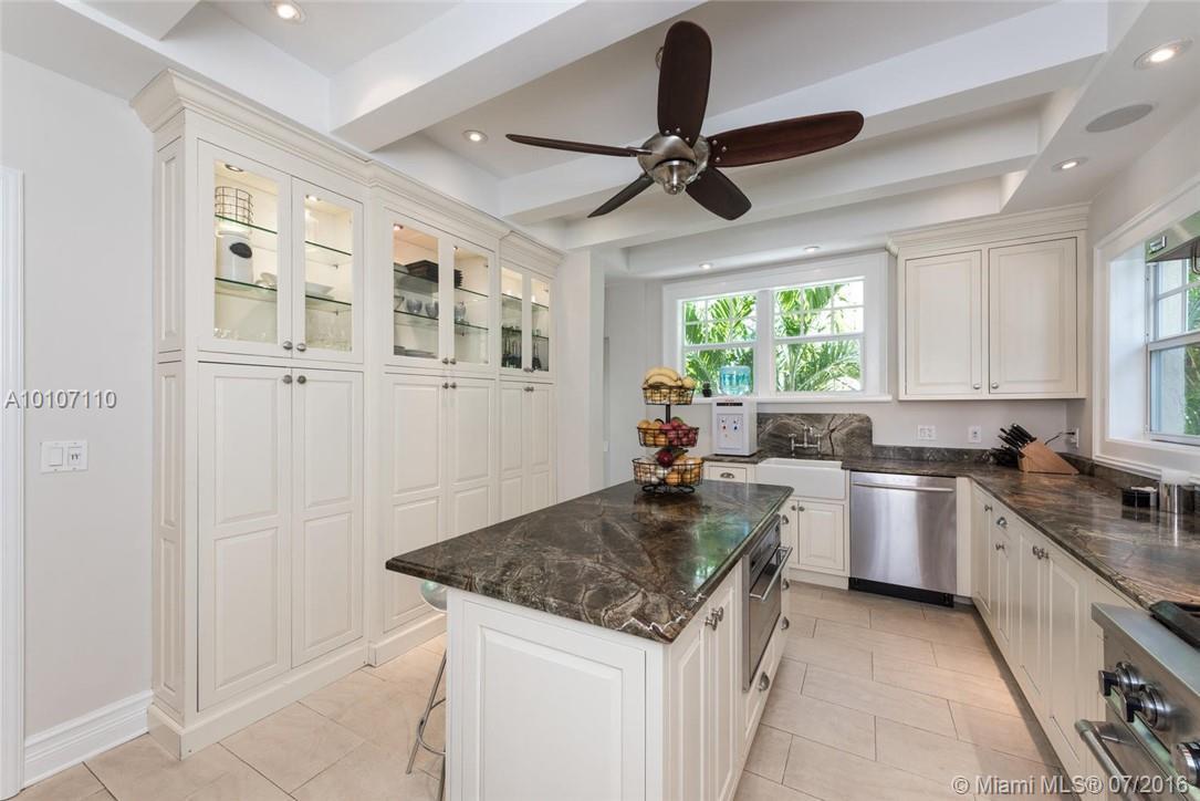 312 Ridgewood Road Coral Gables, FL 33133 - Photo 5 of 26 Gallery Image 5