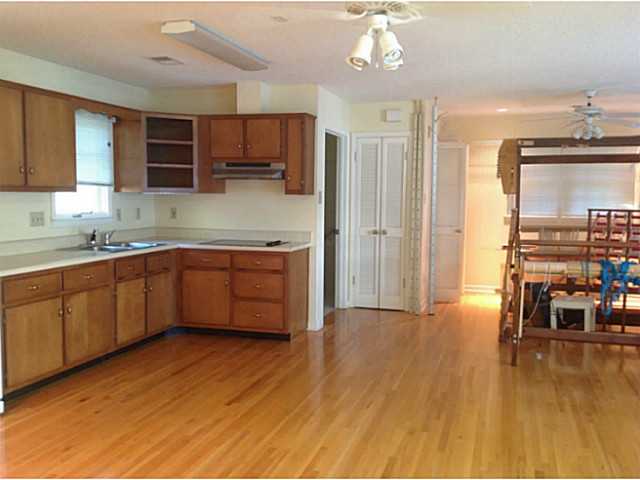 5831 Ridgevale Road Memphis, TN 38119 - Photo 18 of 24 In Law Living Quarters